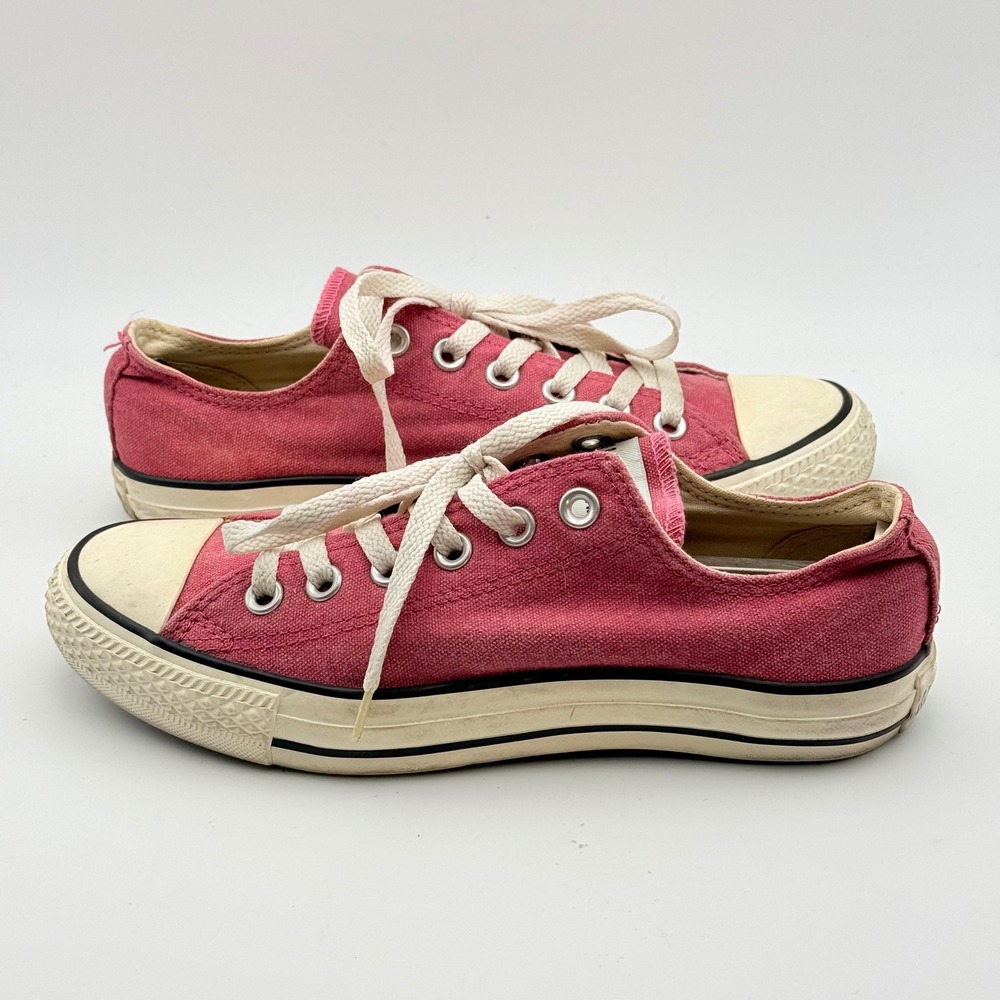 Converse Chuck Taylor All Star Low Top Sneakers Womens 7 Pink Canvas - Picture 1 of 9